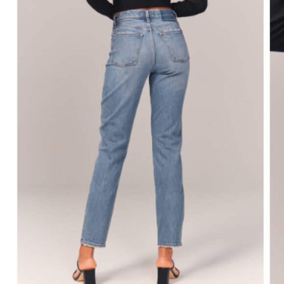 Abercrombie - High Rise Mom Jeans - 26S - Picture 2 of 5
